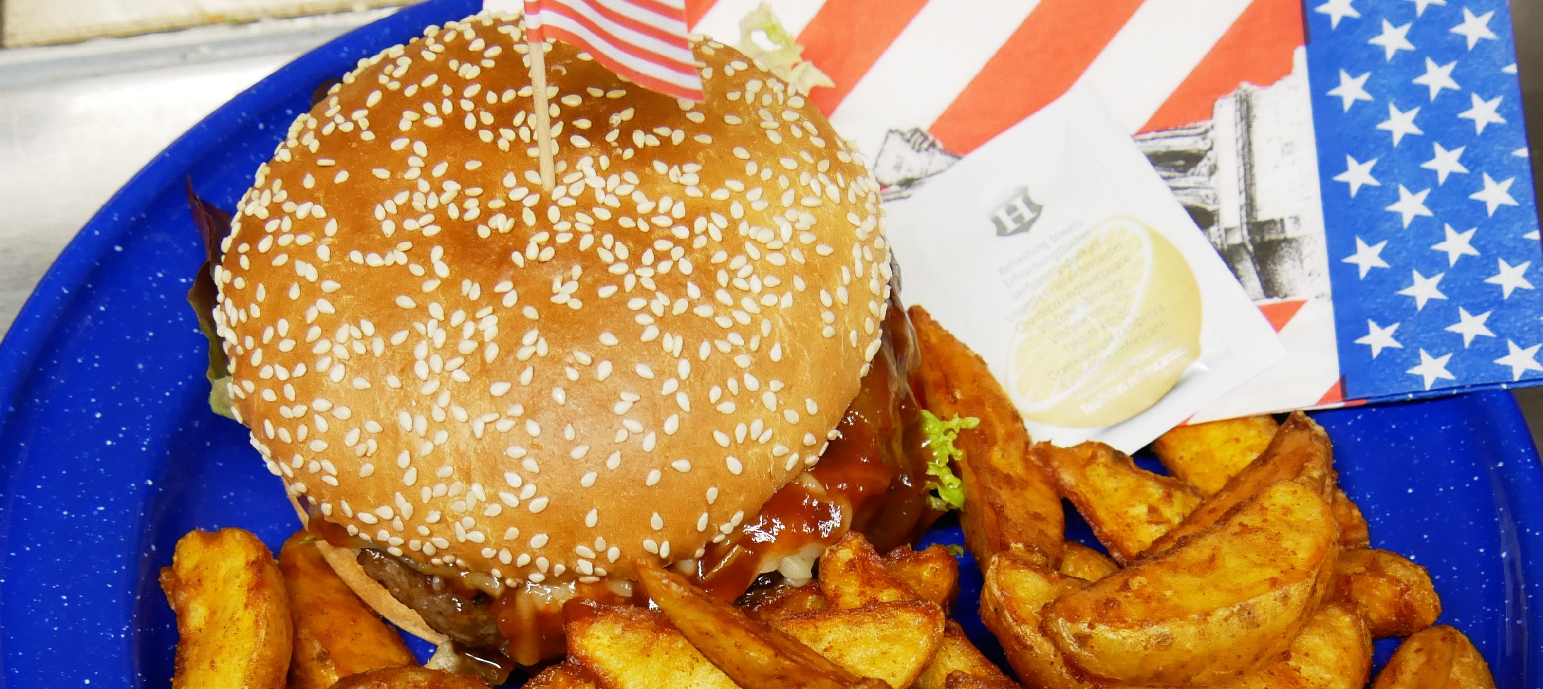 Hamburger und Potatoes Wedges